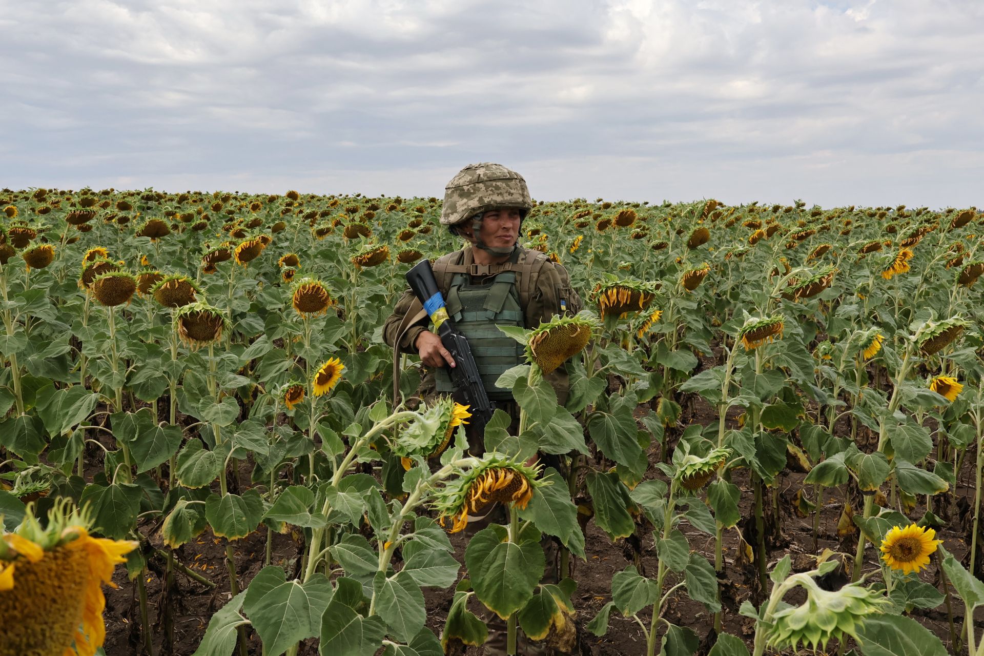 Russian Forces Pierce Ukraine Lines in Isolated Advance