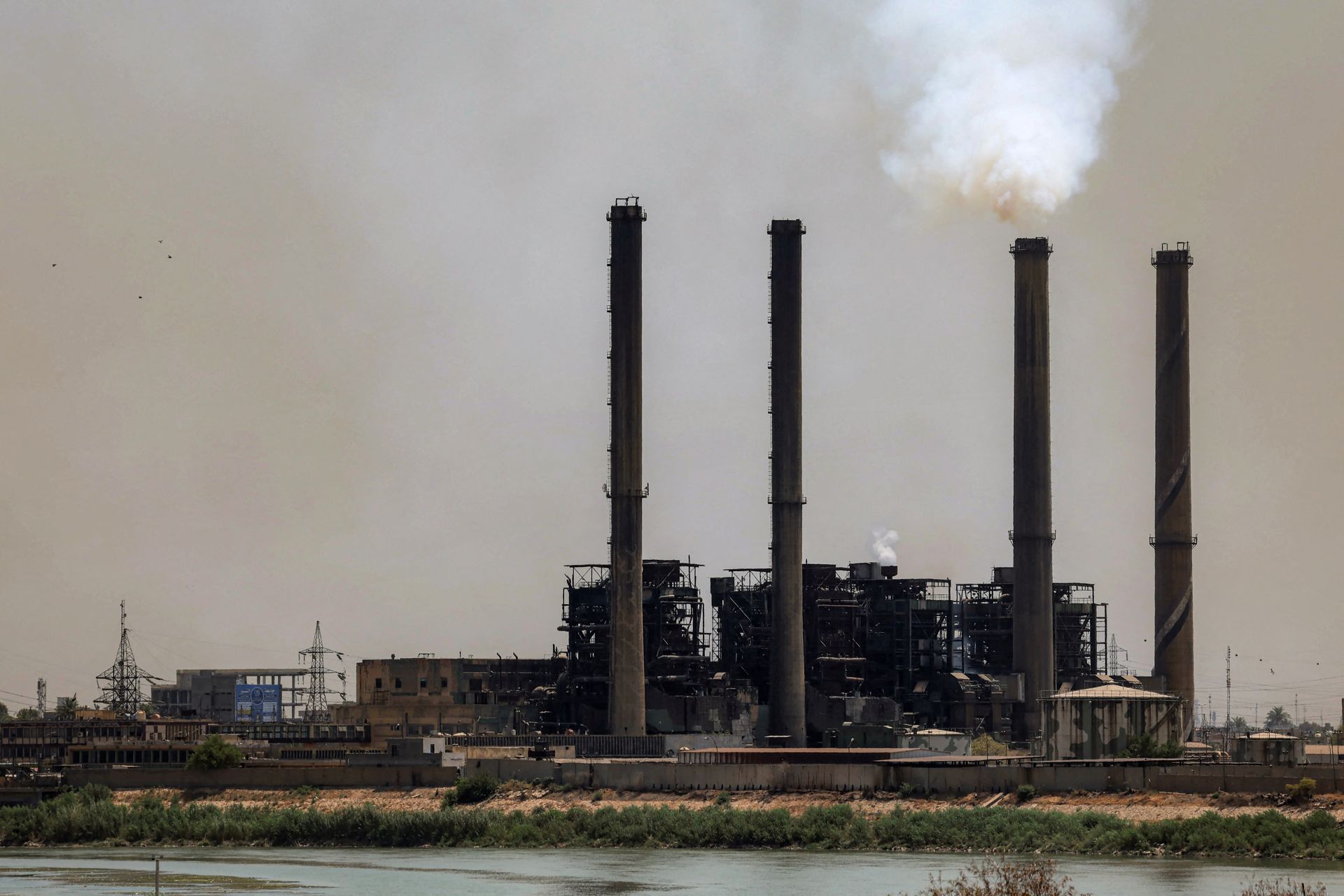 Iraq Electricity Gradually Back after Nationwide Outage