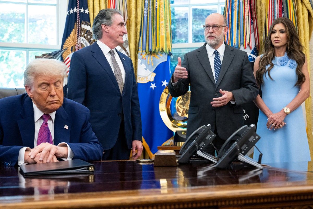 Trump Piles Pain on Democrats Over Us Government Shutdown