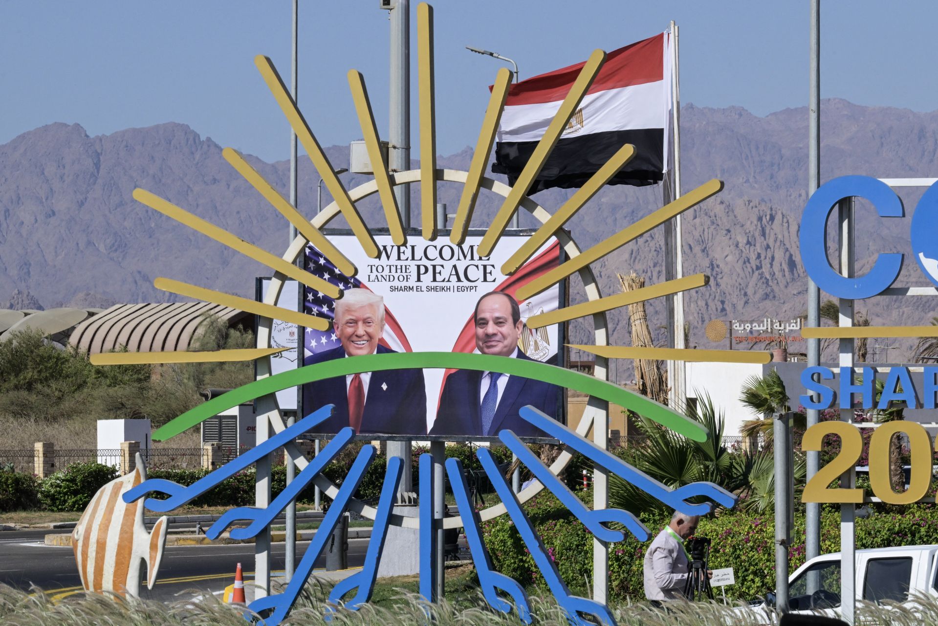 Peace Summit for Gaza: Trump and Sissi to Co-chair in Sharm El-Sheikh, Without Netanyahu and Hamas