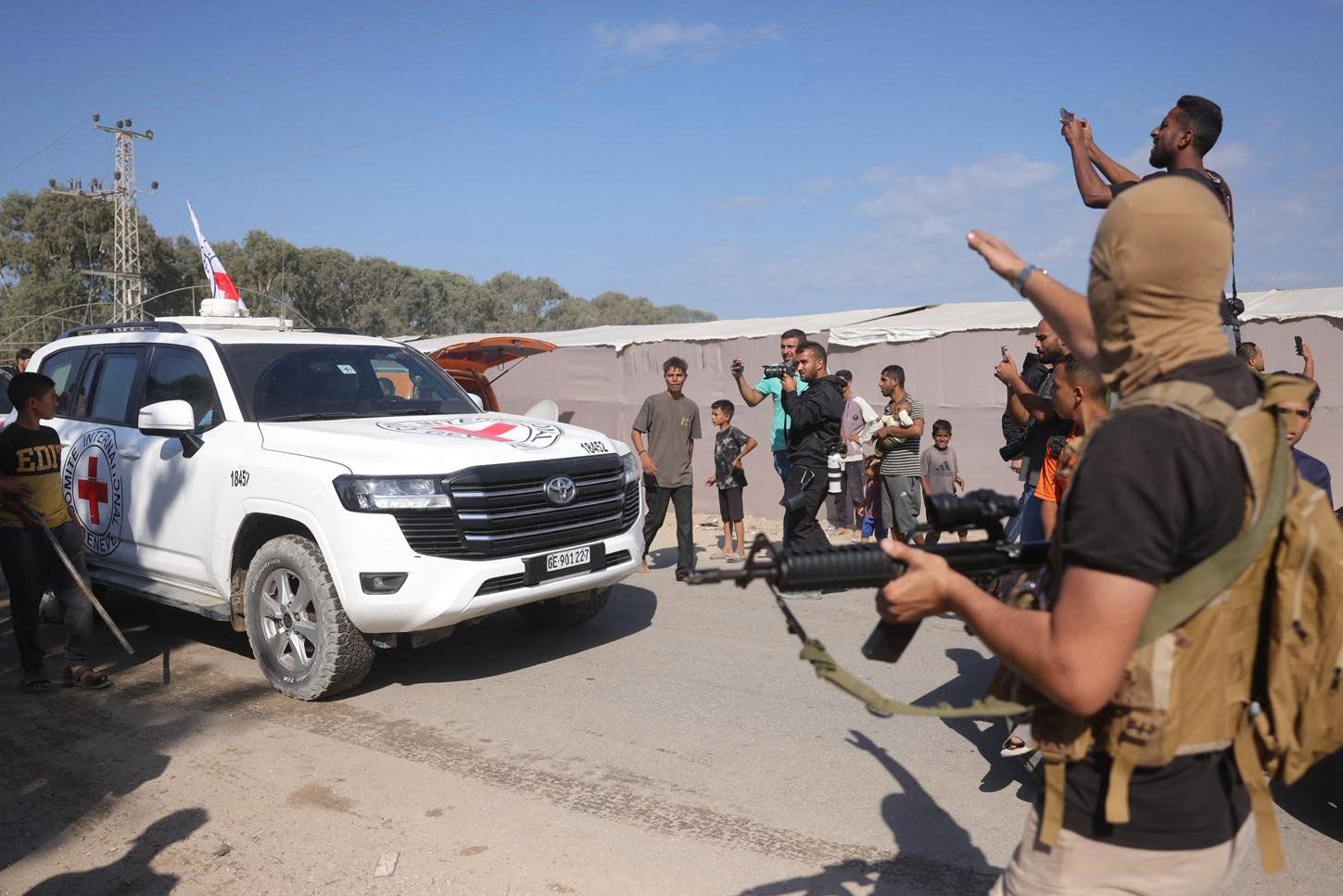 Hamas Hands Over Surviving Israeli Hostages