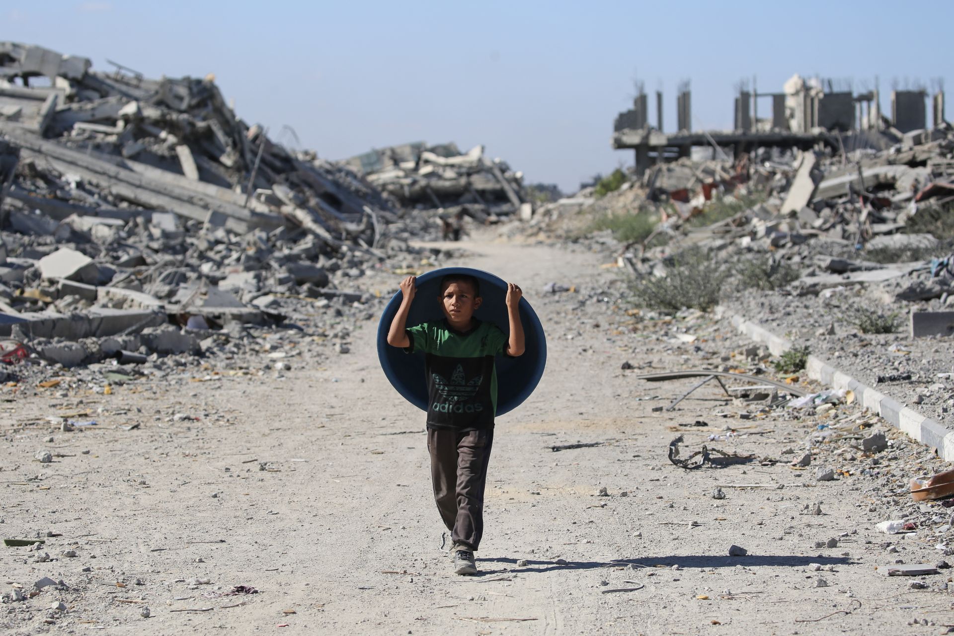 Civil Defense Says Israeli Forces Kill Six People in Gaza