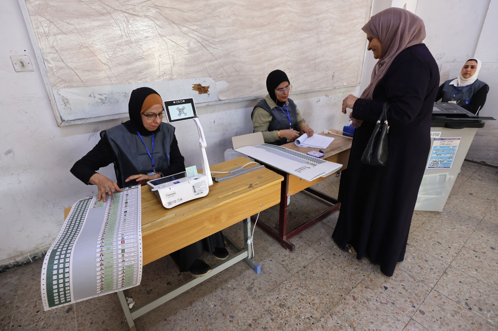 Iraqis Vote in General Election at Crucial Regional Moment