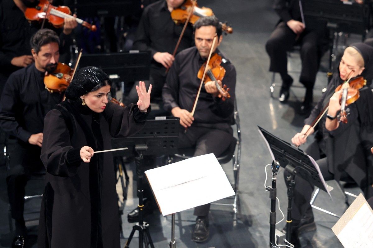Iran’s First Woman Conductor Leads Change on Cultural Stage