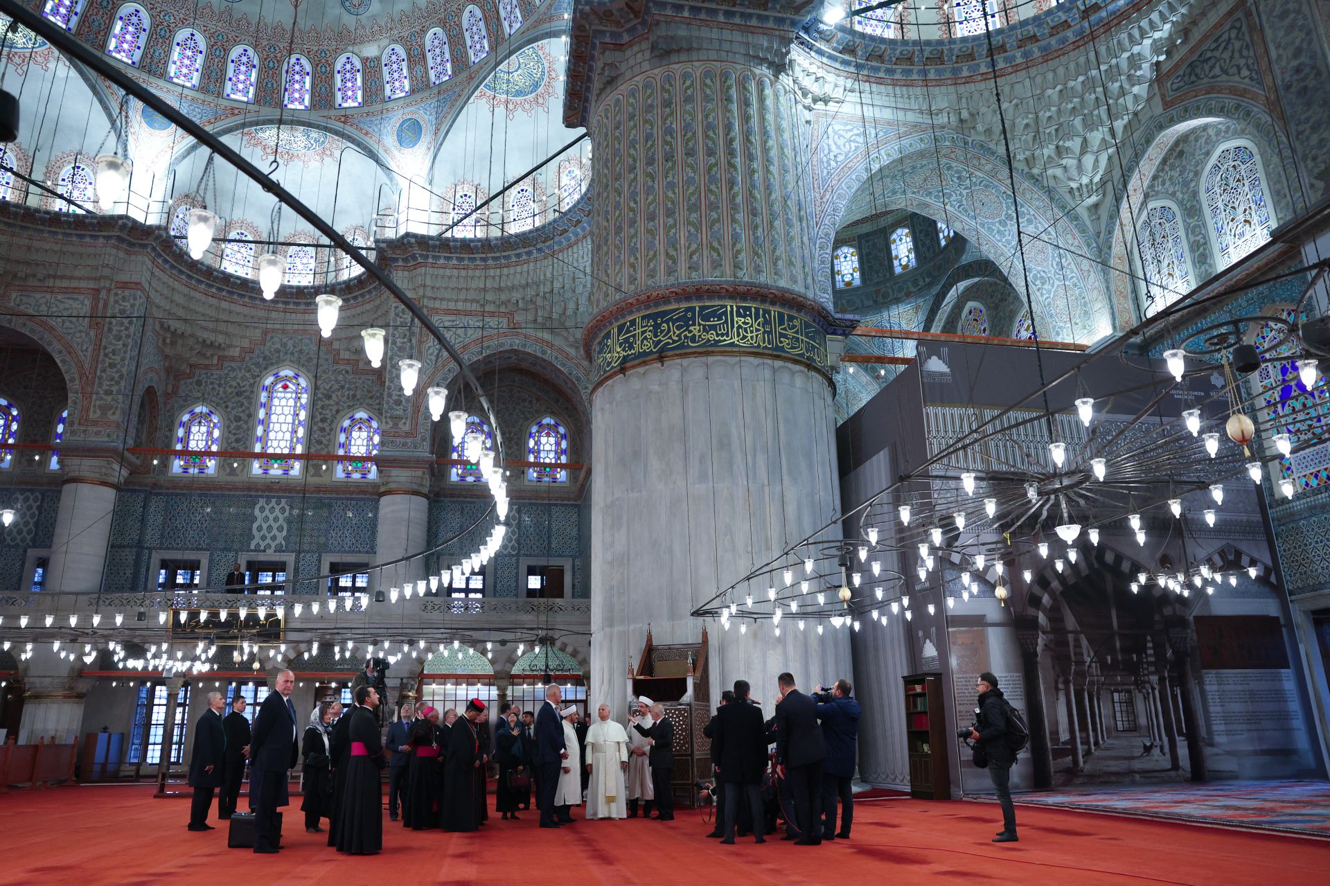 Pope Visits Istanbul's Blue Mosque