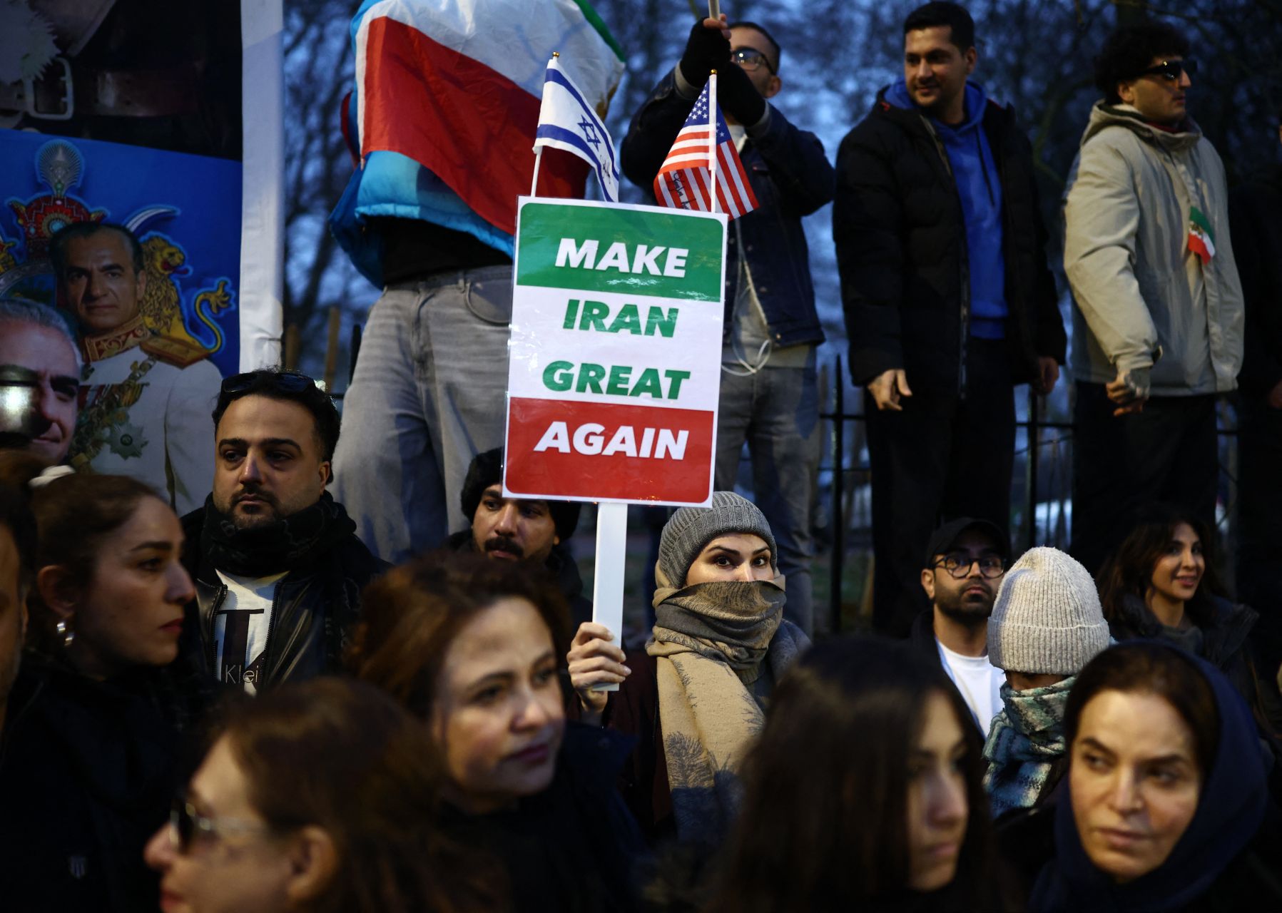 Washington Urges Americans to Leave Iran 