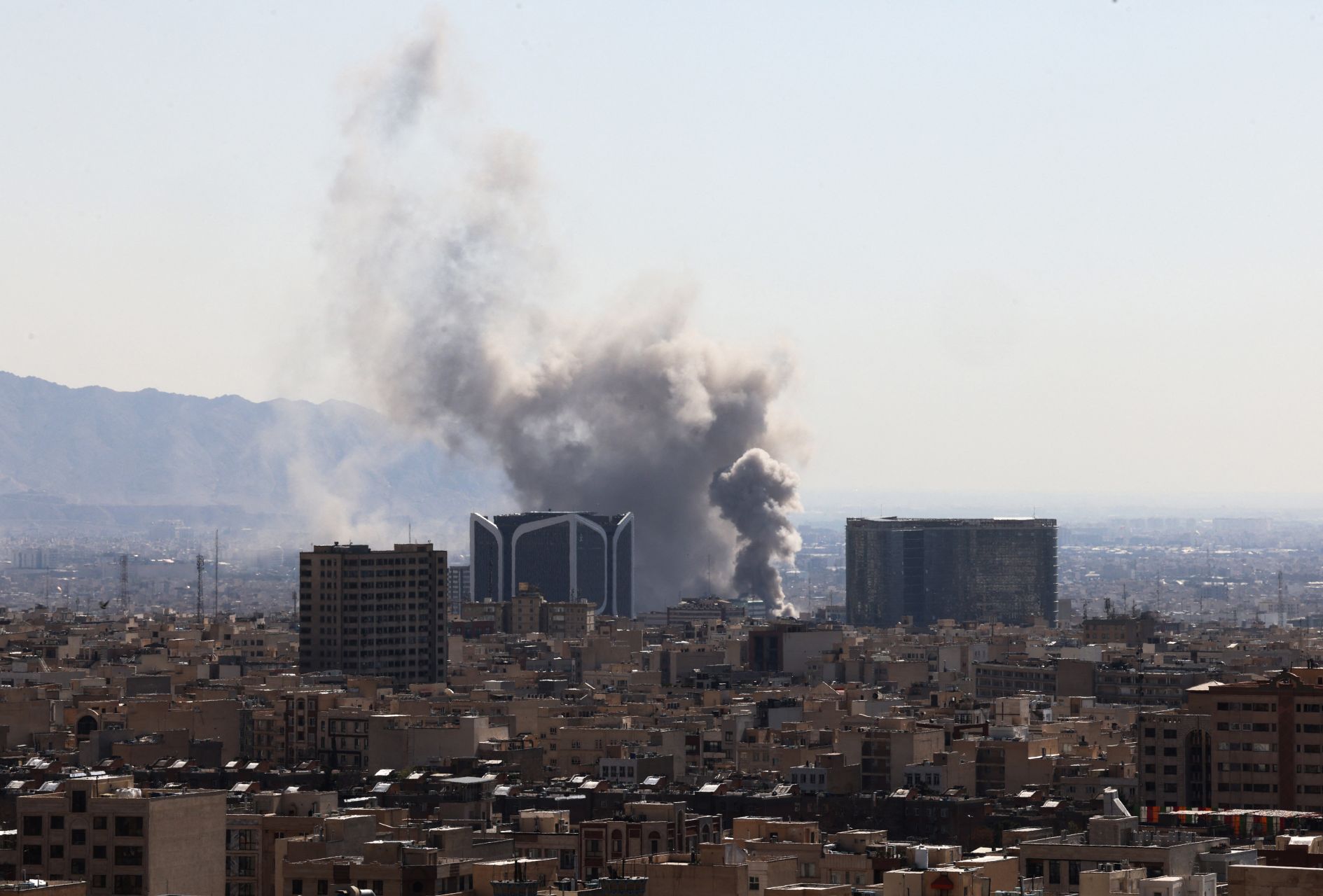 Strikes Hit “Heart of Tehran” as Iran Launches New Missile Barrage on Israel