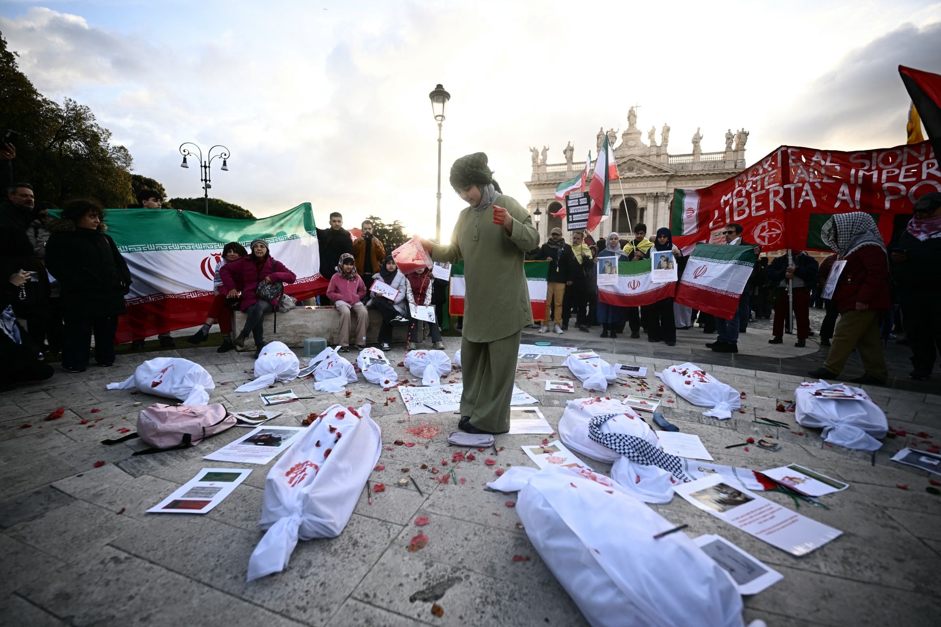 Iran Arrests 20 Over Suspected Links to Israel: Media