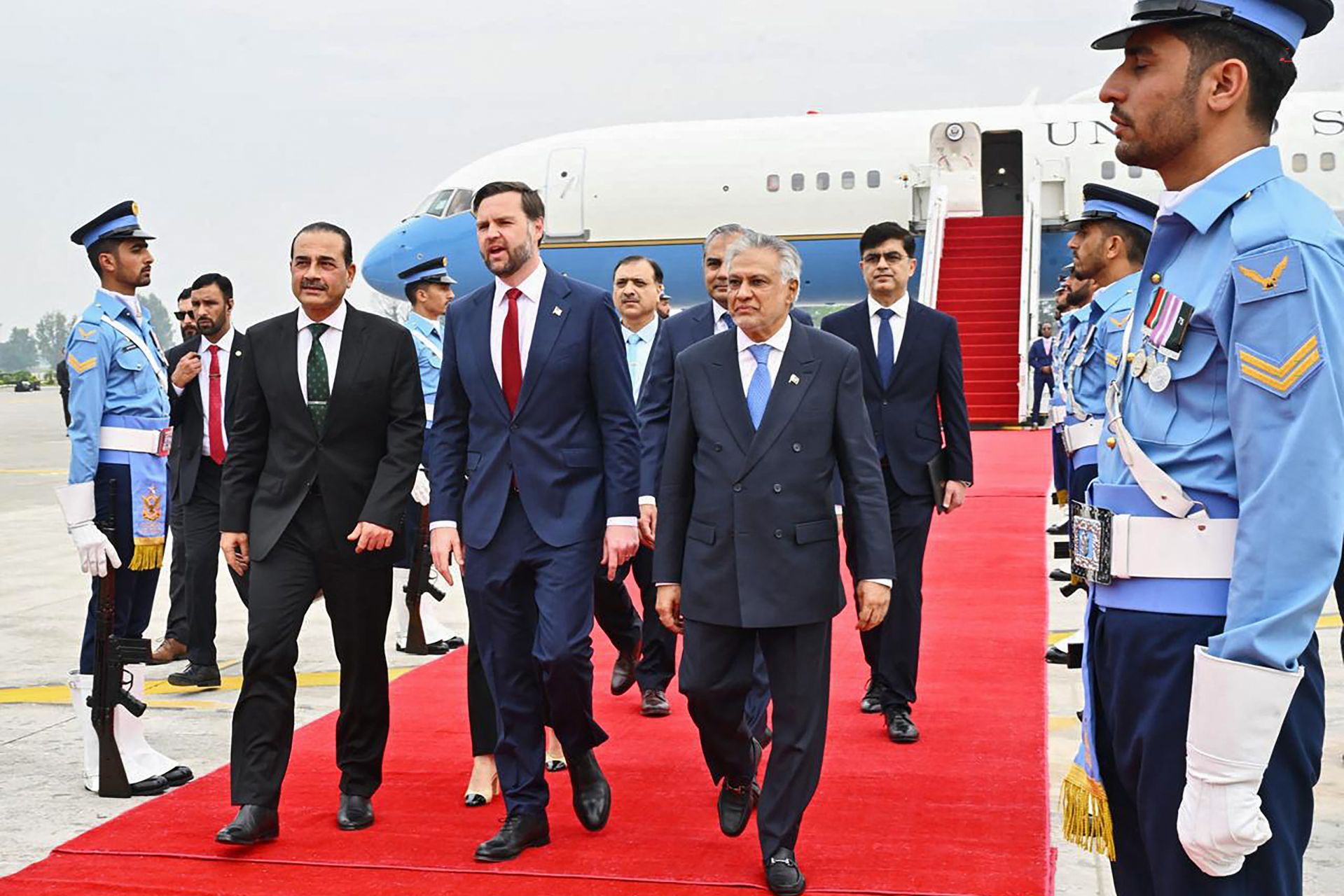 Vance Arrives in Pakistan for Iran Talks