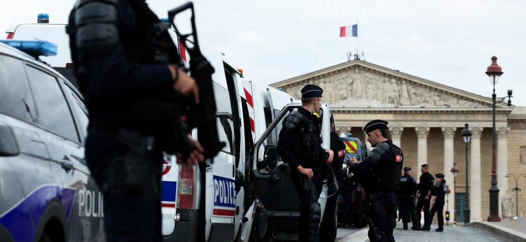 French Security Forces 'Hunting' Railway Sabouteurs