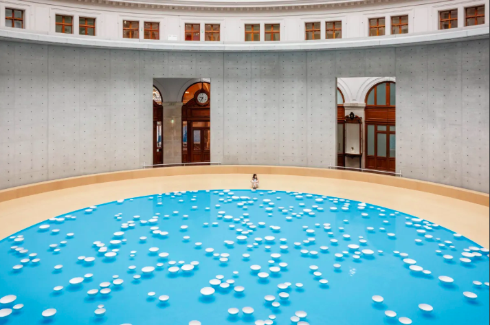 At the Bourse de Commerce in Paris, an Immersive Work of Sound and Silence