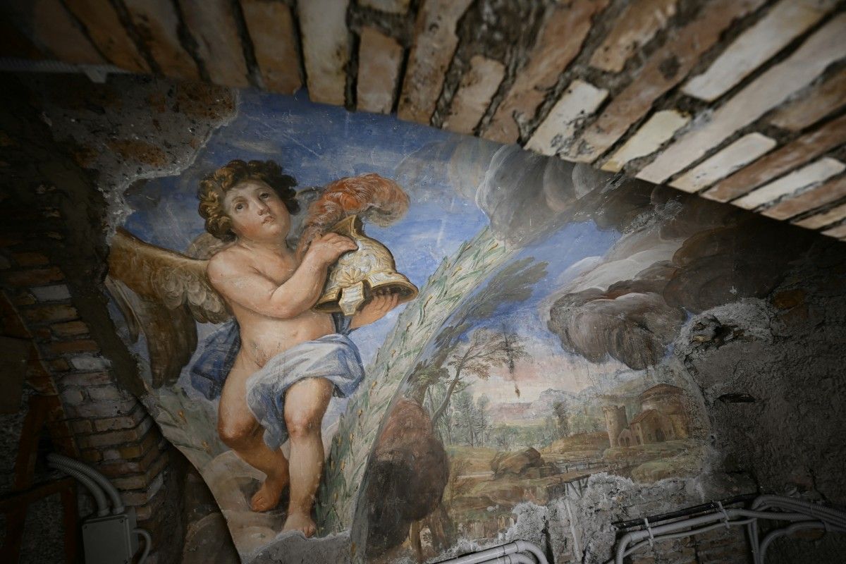 Hidden 17th-Century Frescoes Found in Roman Villa’s Ceiling