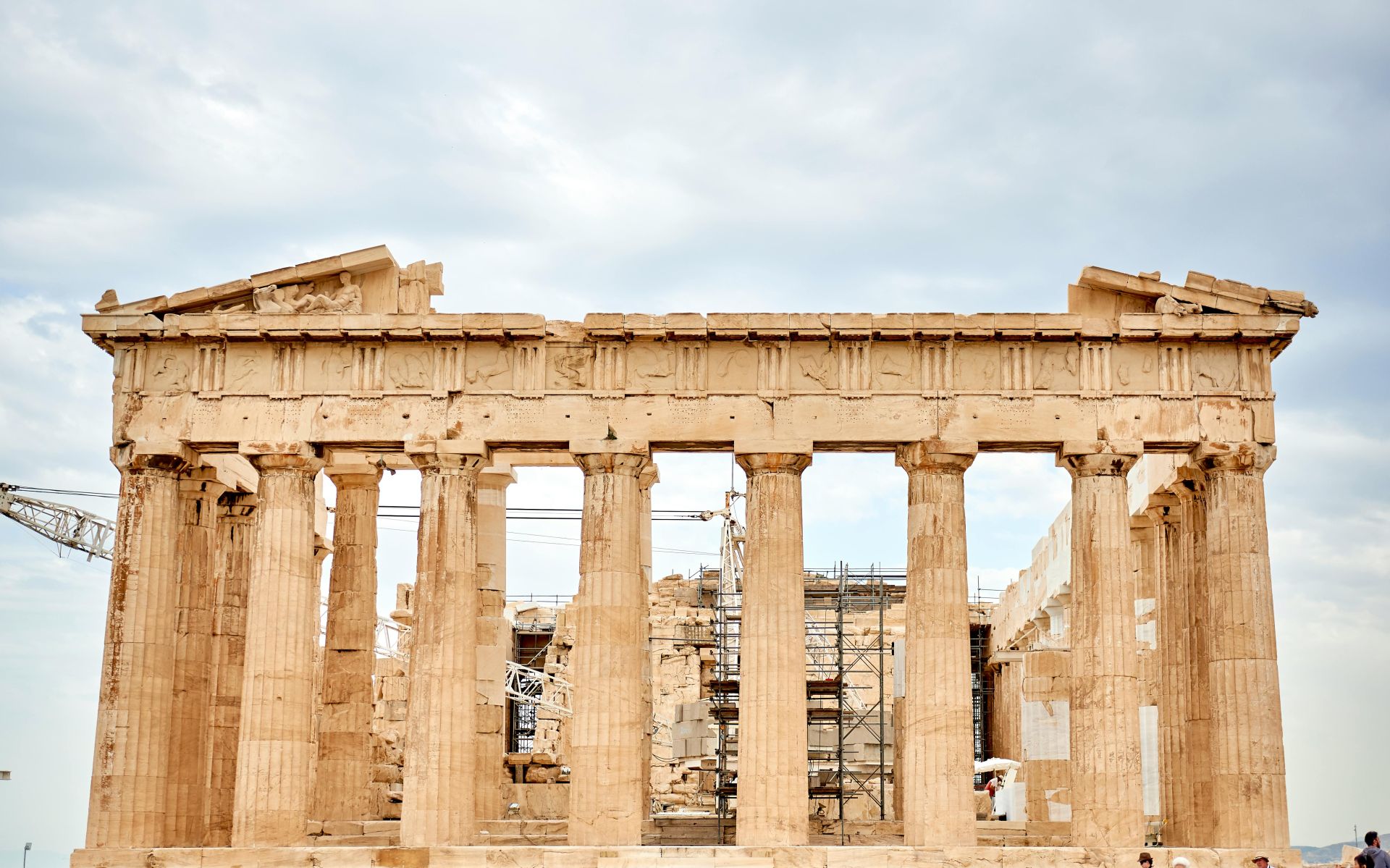 Acropolis Trims Hours Again Amid Greek Heatwave