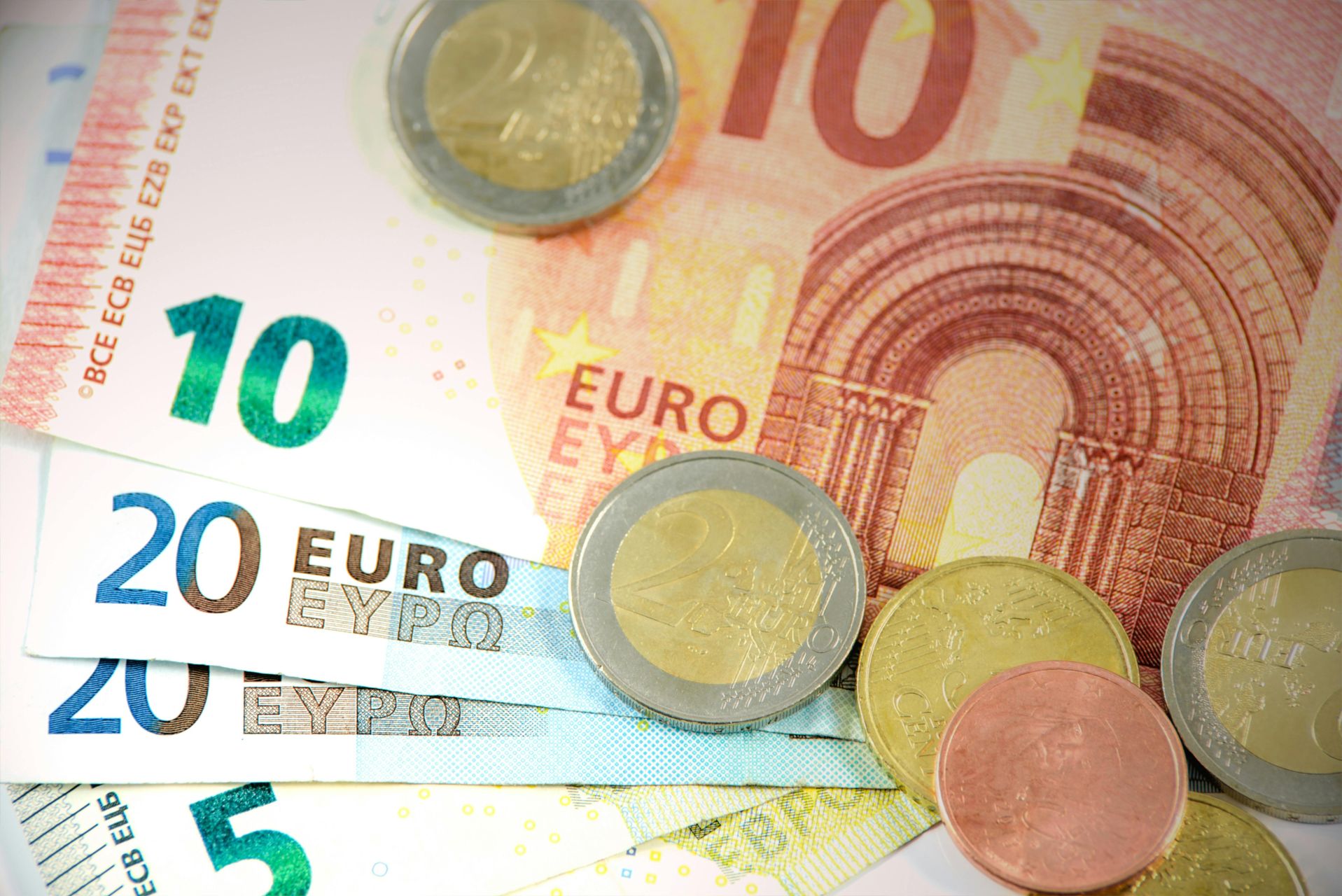 Bulgaria to Get Final Green Light to Adopt Euro in 2026