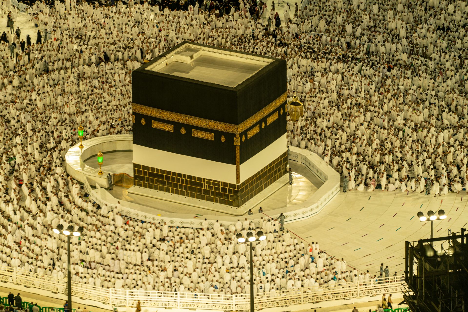 Million-Plus Pilgrims Begin Hajj Under Blazing Sun