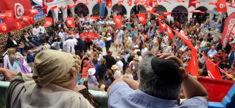 Hundreds of Tunisians Protest Media Law