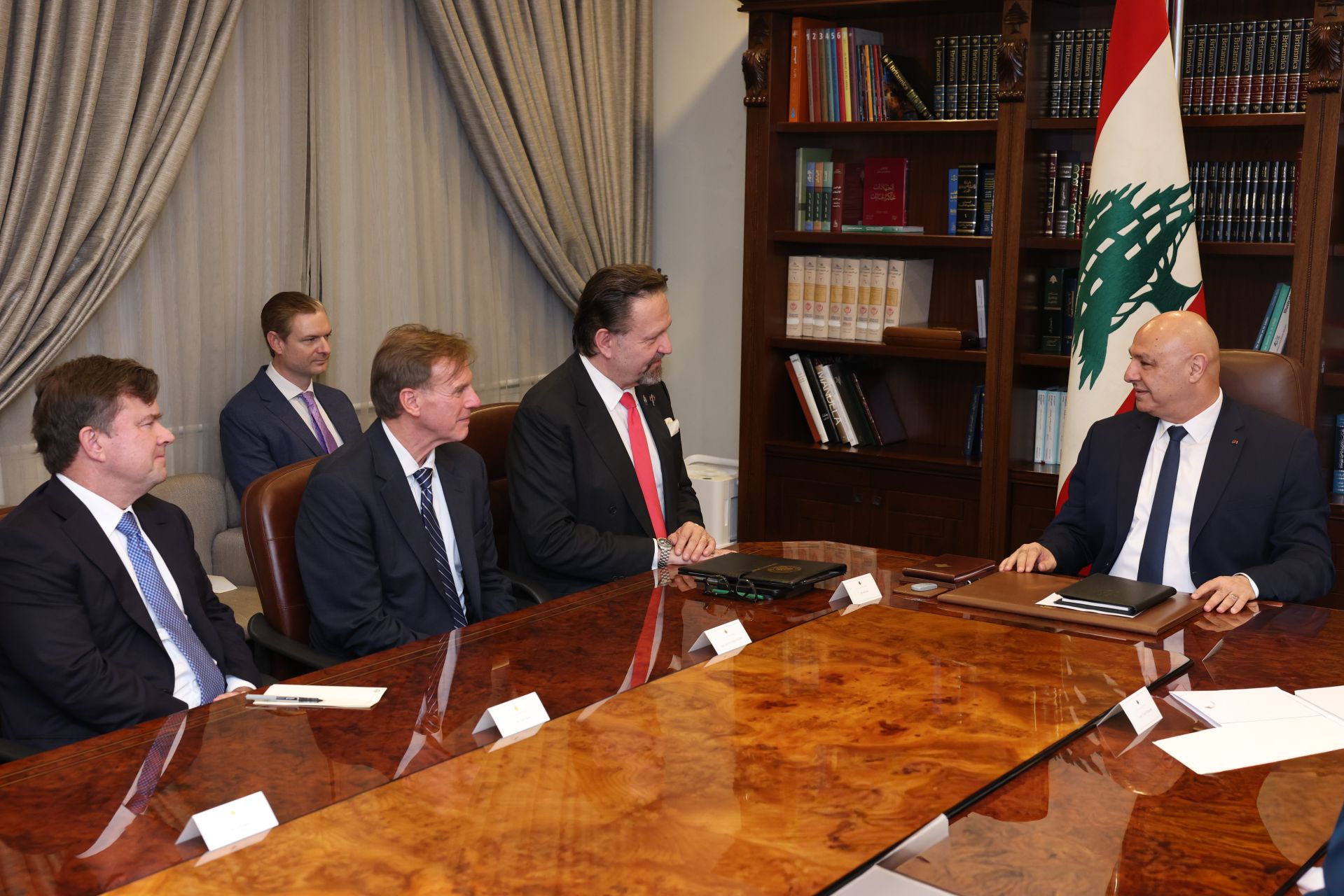 President Aoun Meets U.S. Treasury Delegation in Baabda