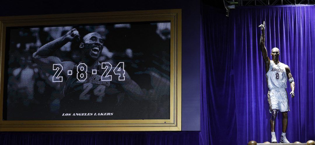 NBA Lakers Unveil Kobe Bryant Statue Then Fall to Nuggets