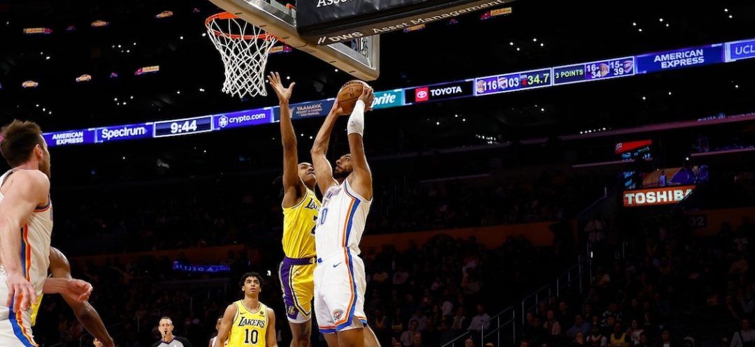 Lakers Rout Thunder, Lillard's 41 Helps Bucks Sink Clippers