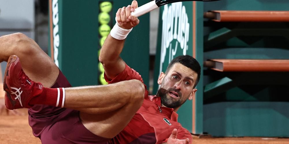 Djokovic Shrugs Off Troubles in Winning Start at French Open