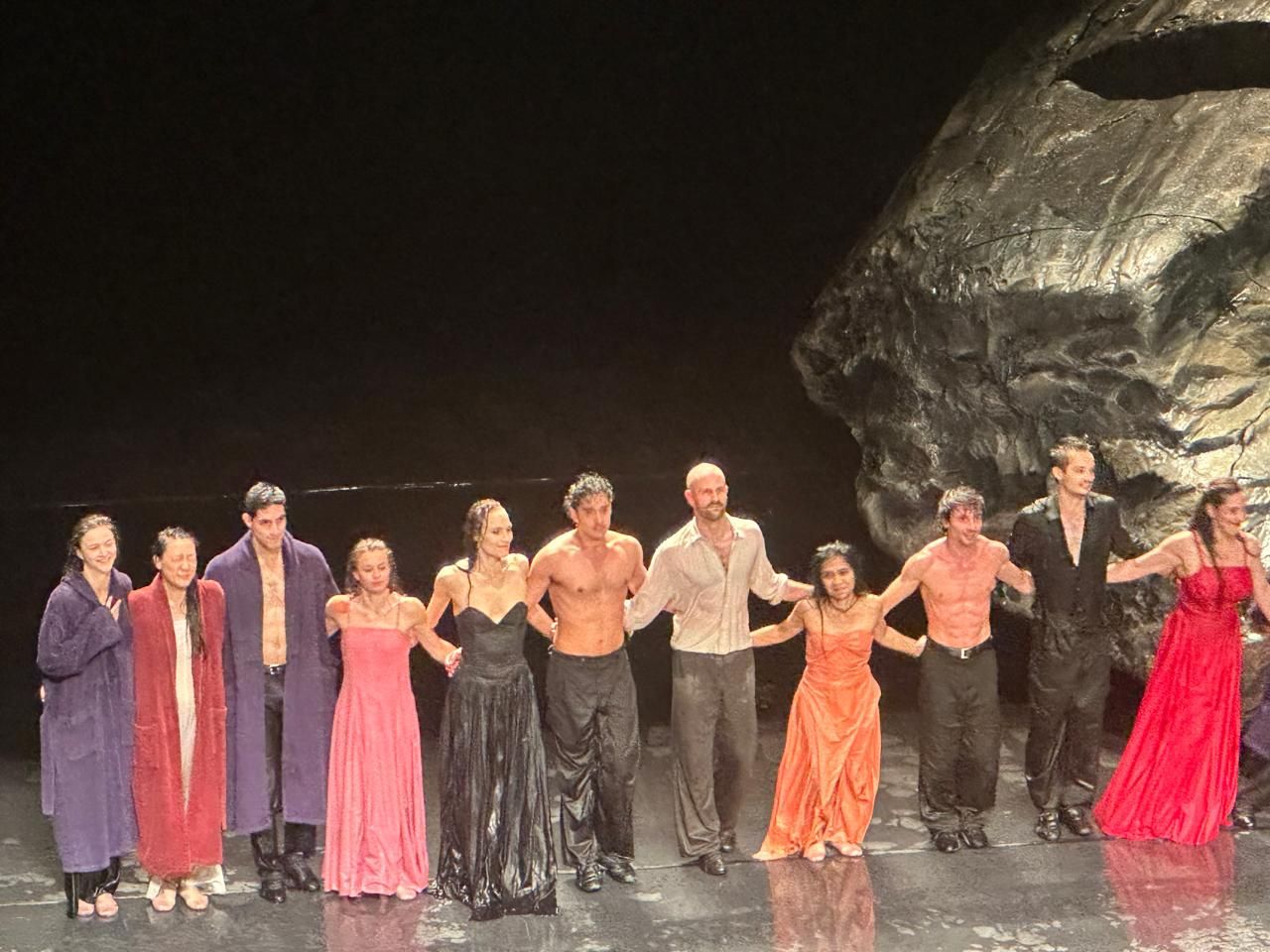 'Vollmond' by Pina Bausch: Under the Full Moon, Water Dances Love and Solitude