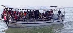Lebanese Navy Hands Over Boat Carrying 20 Syrians to Damascus