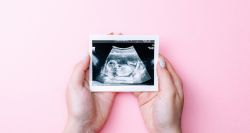 Motherhood at 35: Empowered Decision or Medicalized Path?