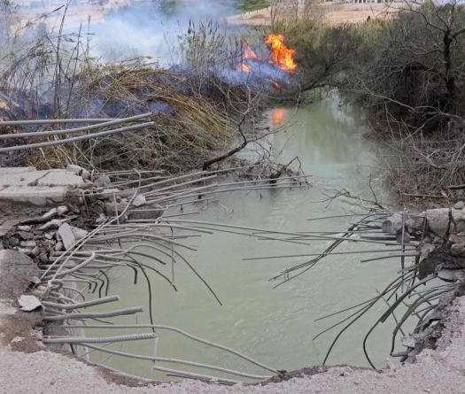 Israel Strikes Litani Bridges to Pressure Lebanese Government