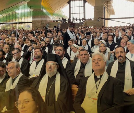 Faithful and Clergy Gather in Harissa Ahead of Pope Leo XIV’s Arrival