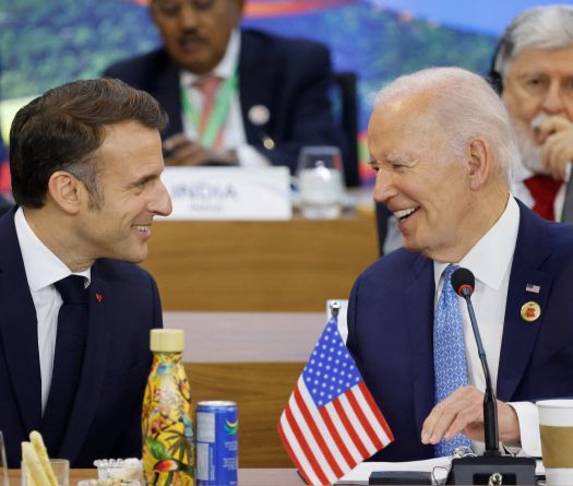 Biden and Macron Hail Israel-Lebanon Ceasefire, Le Drian in Beirut Tomorrow 