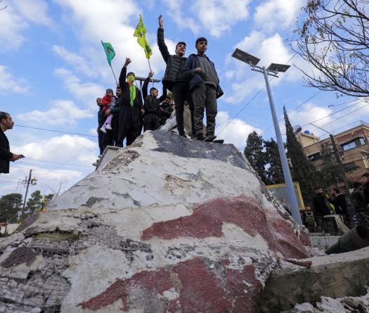 Kurdish Administration Says Adopts Syria's Independence Flag