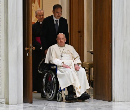 Hospitalized Pope Says 'Facing Period of Trial', Body 'weak'