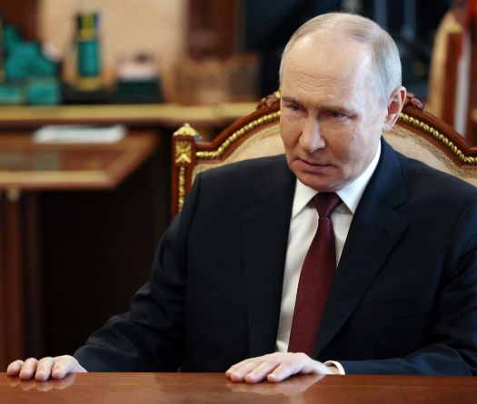 Putin Urges 'De-escalation' in Call with Iranian President Pezeshkian