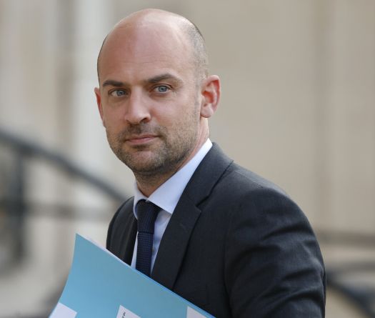 French FM: Lebanese Army Must be Given 'Means' to Disarm Hezbollah