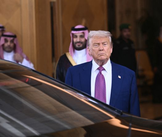 Trump Meets Syrian Leader After Lifting Sanctions