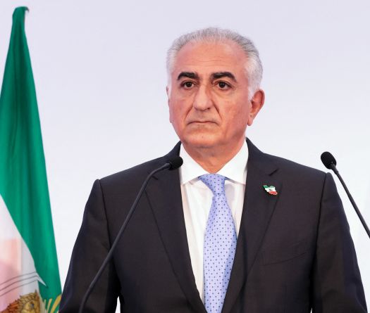 Son of Ousted Iranian Shah Warns West against 'Throwing Lifeline' to Iran Leadership