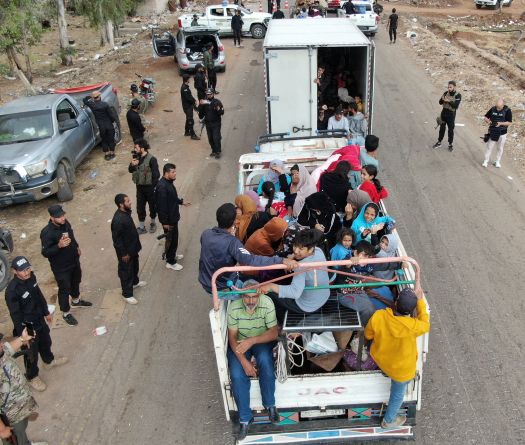 Syria Evacuates Bedouin from Druze-Majority Sweida as Ceasefire Holds