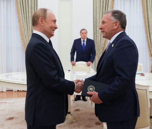 Putin Holds 'Constructive' Talks with US Envoy Witkoff ahead of Sanctions Deadline