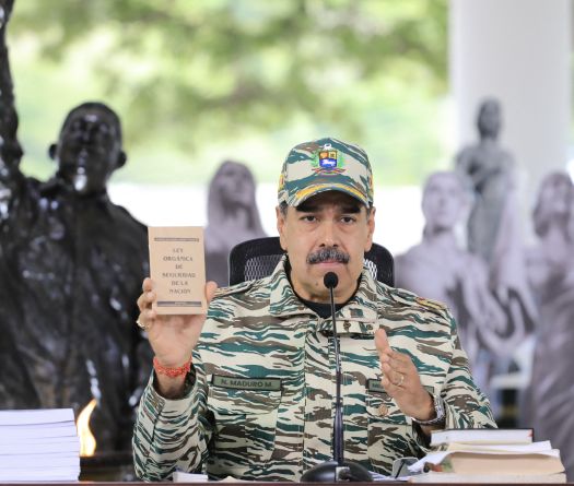 Maduro Deploys 25,000 Troops to Venezuela Borders