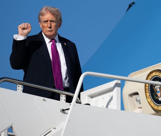 Trump Says US to End 'Payments and Subsidies' to Colombia over Drug Production
