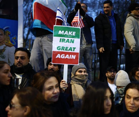 Trump Cancels Meetings With Iranian Officials, Tells Protesters 'Help is on Its Way'