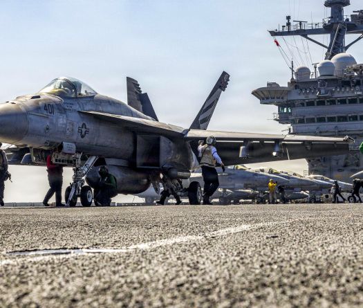 Revolutionary Guards Conduct Military Drills in Iran's South: State TV