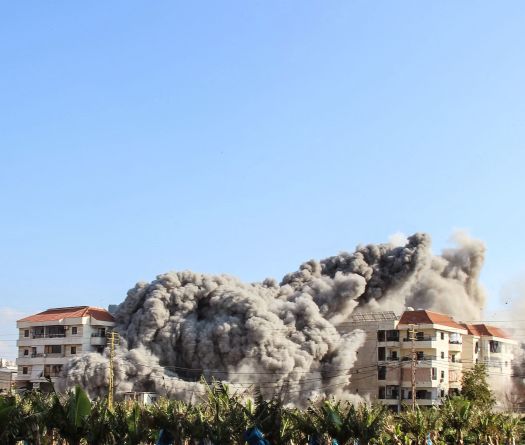 Israel-Hezbollah Escalation Intensifies as Warnings and Airstrikes Continue