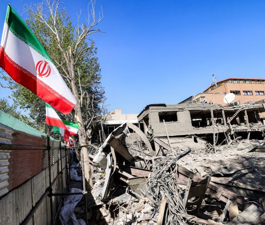 New Strikes in Tehran as Deadline Looms for Trump Threat to Infrastructure