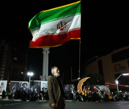 Iran’s Revolutionary Guard Warns U.S., Sets Deadline to Lift Naval Blockade