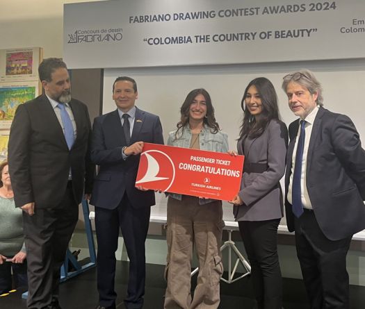 Colombian Embassy Awards First Prize Winner of Fabriano Drawing Contest