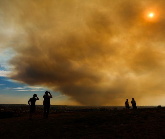 Giant Cloud of Forest Fire Smoke Smothers Madrid