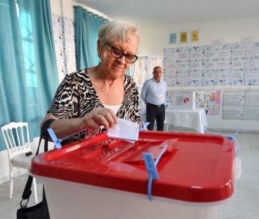 Tunisia Votes Amid Economic Crisis and Jailed Opposition