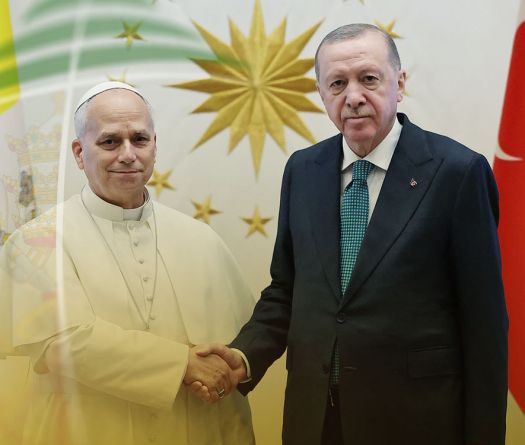 Pope Urges Turkey to Embrace Mediator Role on First Overseas Trip