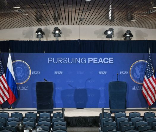 Falsehoods Swirl Around Trump-Putin Summit